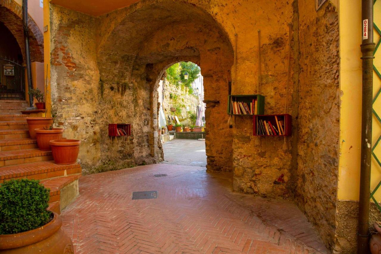Casa Vacanze Le Tre Casette Ameglia Exterior foto
