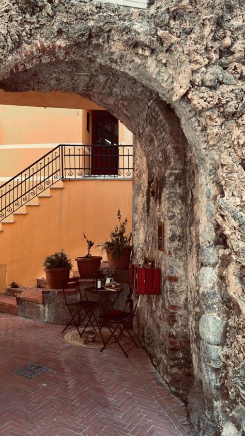Casa Vacanze Le Tre Casette Ameglia Exterior foto