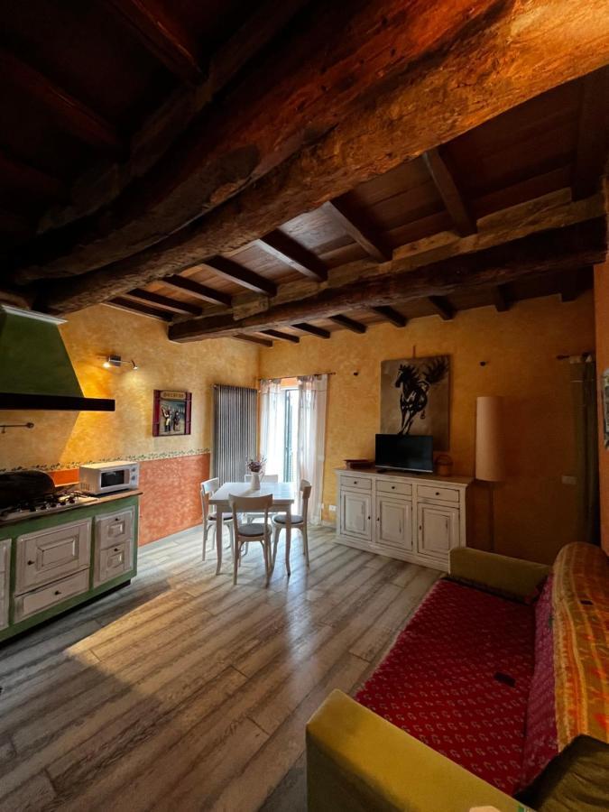 Casa Vacanze Le Tre Casette Ameglia Exterior foto
